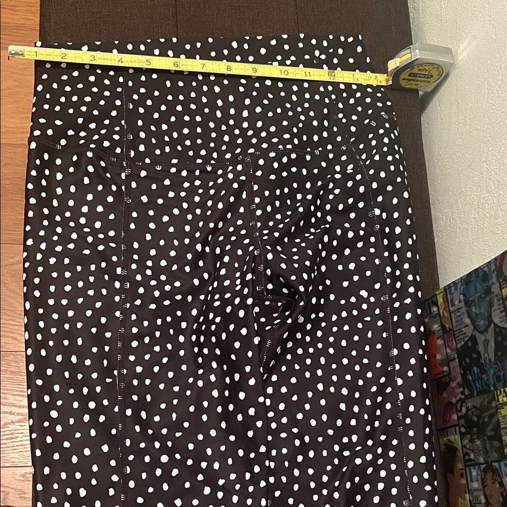 #1126=Chic Black and White Polka Dot Leggings - Picture 4 of 5